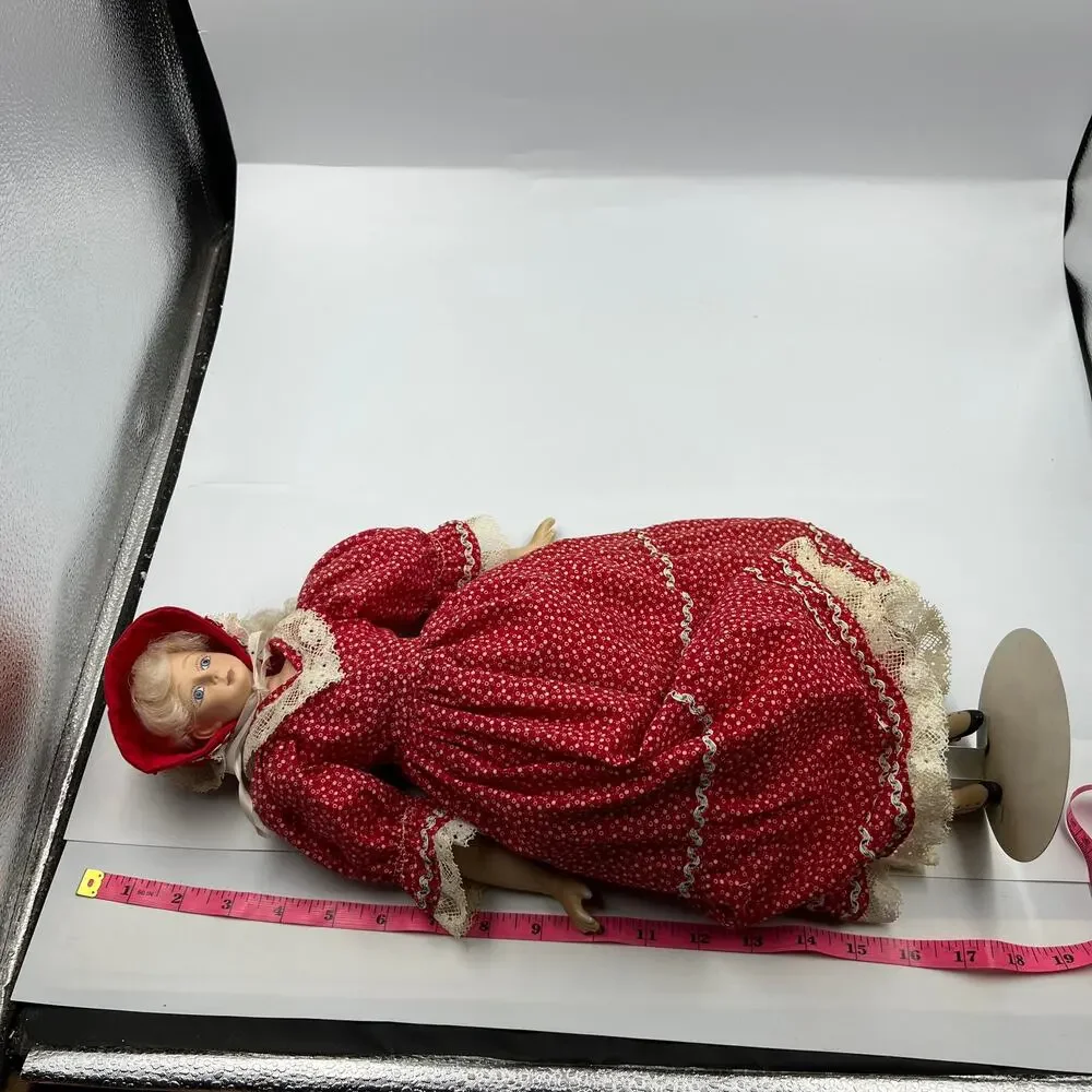 Vintage porcelain collectors